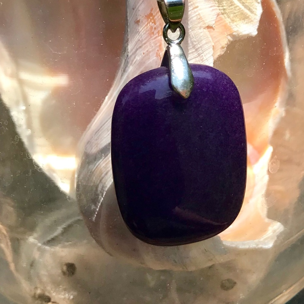 Stunning Purple Stone Pendant Necklace 18” Chain